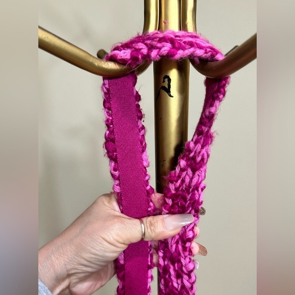 Vintage GAP Pink Crochet Knit Crossbody Bag Y2K Boho Festival Shoulder Purse - Picture 7 of 11